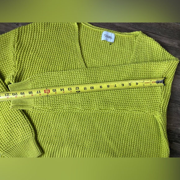 Stitches & Stripes Bright Green V-Neck Sweater Size L - Picture 6 of 7